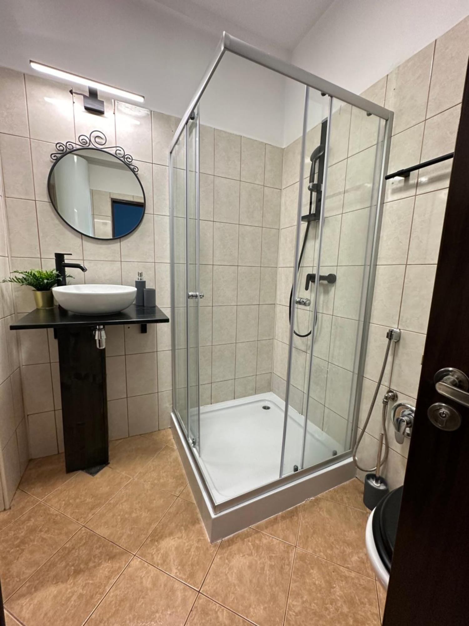 Central Studio Sapphire Lejlighed Bukarest Eksteriør billede
