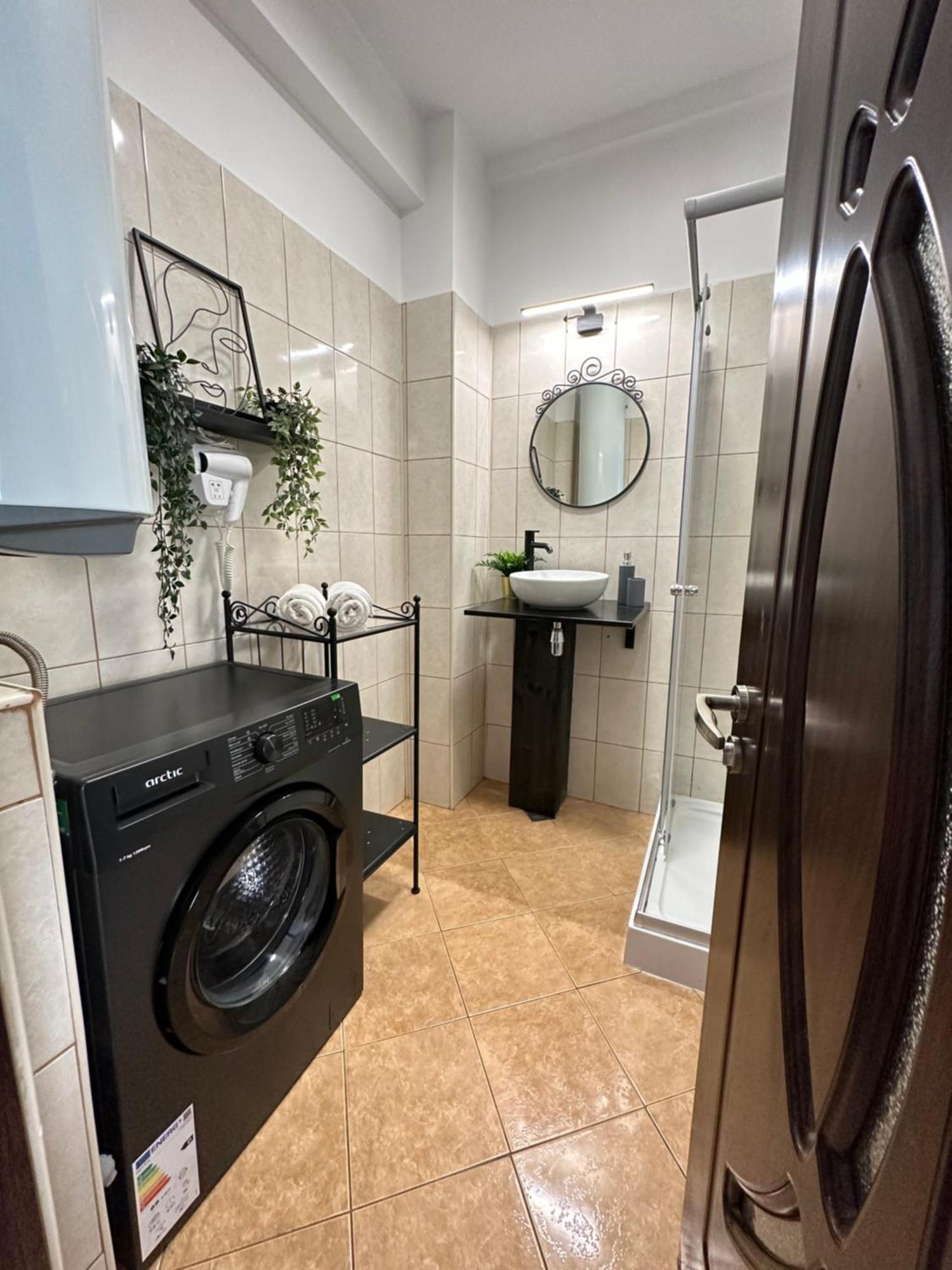 Central Studio Sapphire Lejlighed Bukarest Eksteriør billede